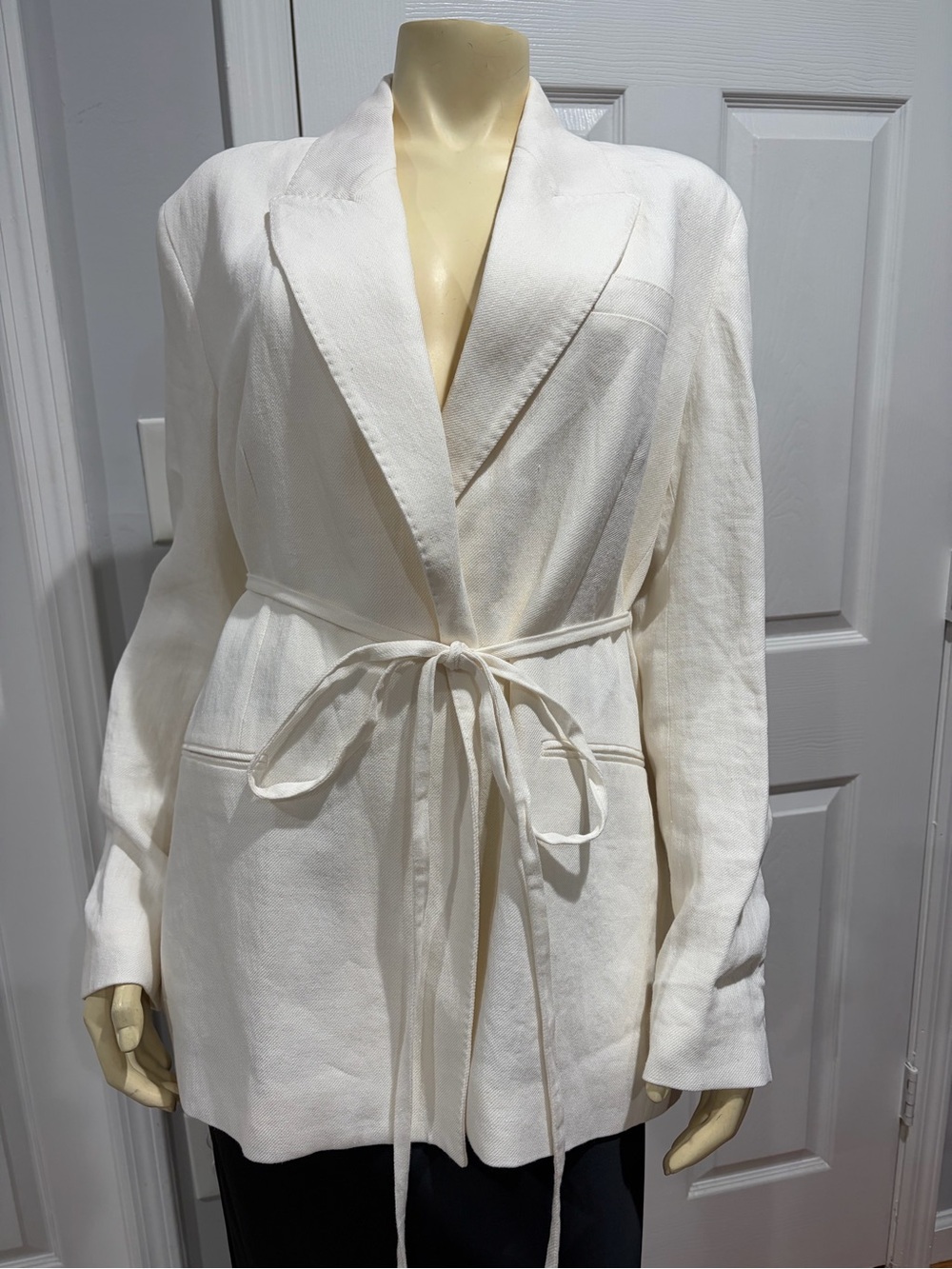 Zara light Cream Linen-Blend Blazer with Tie Waist/ size Small/ 65 % Linen
